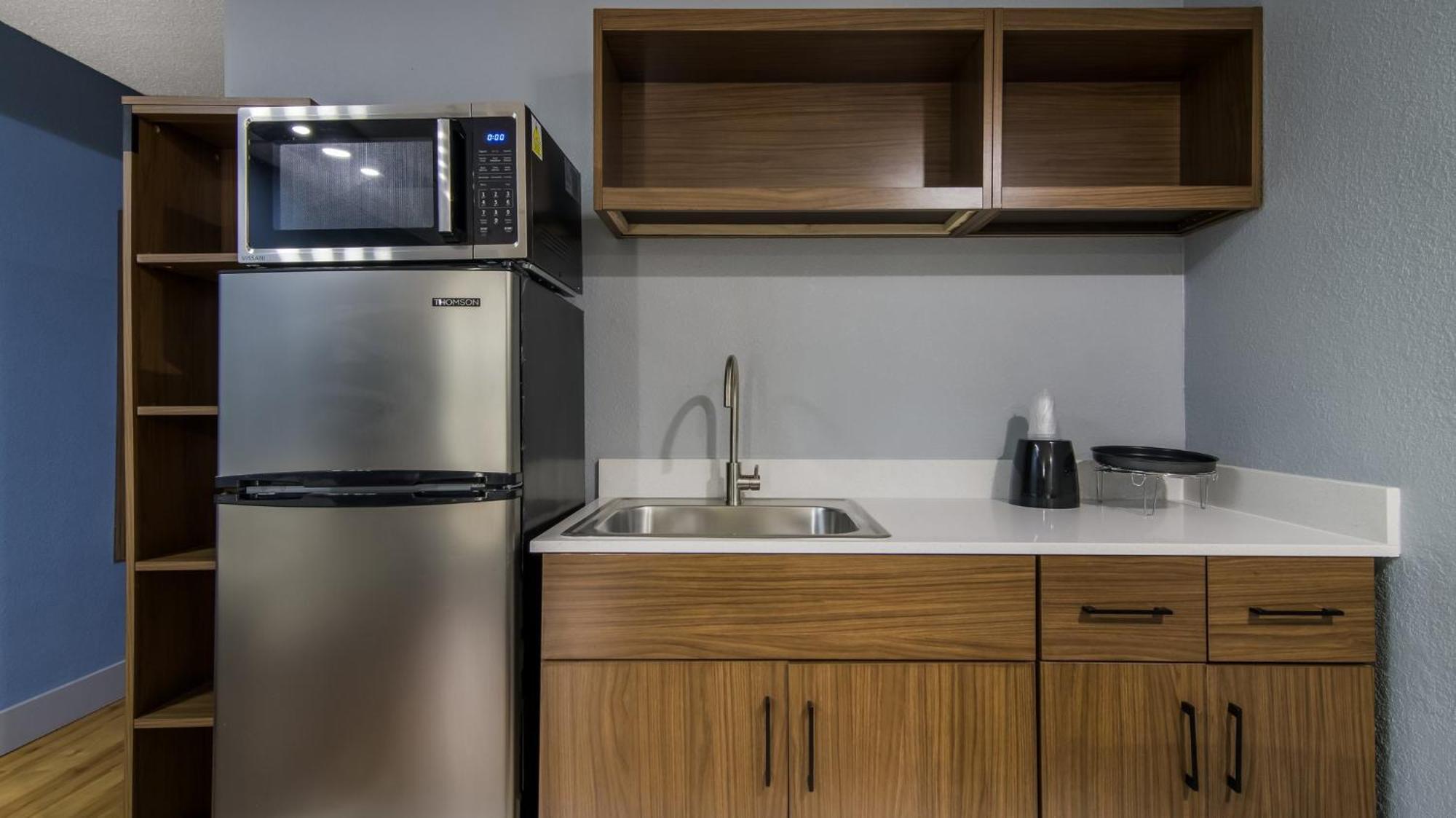 Hometowne Studios By Red Roof And Conference Center Chicago - N Aurora Naperville North Aurora Εξωτερικό φωτογραφία